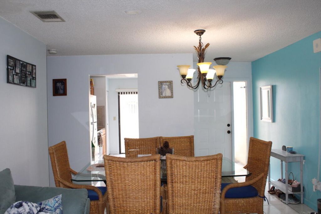566 SW Sara Boulevard, Port Saint Lucie, FL 34953 Photo