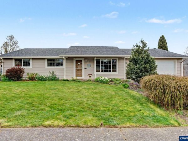 640 S Pershing St, Mt Angel, OR 97362