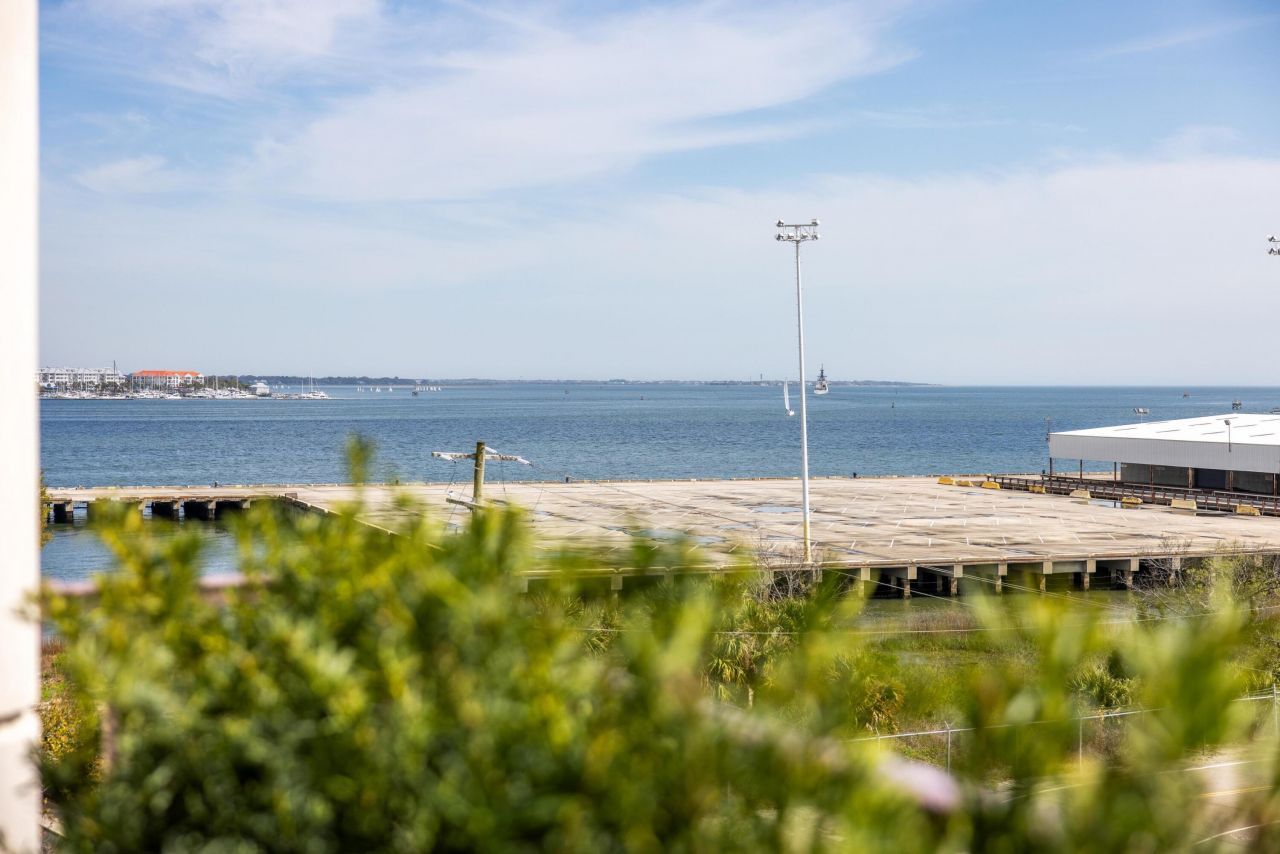 2 Laurens Street Photo 37