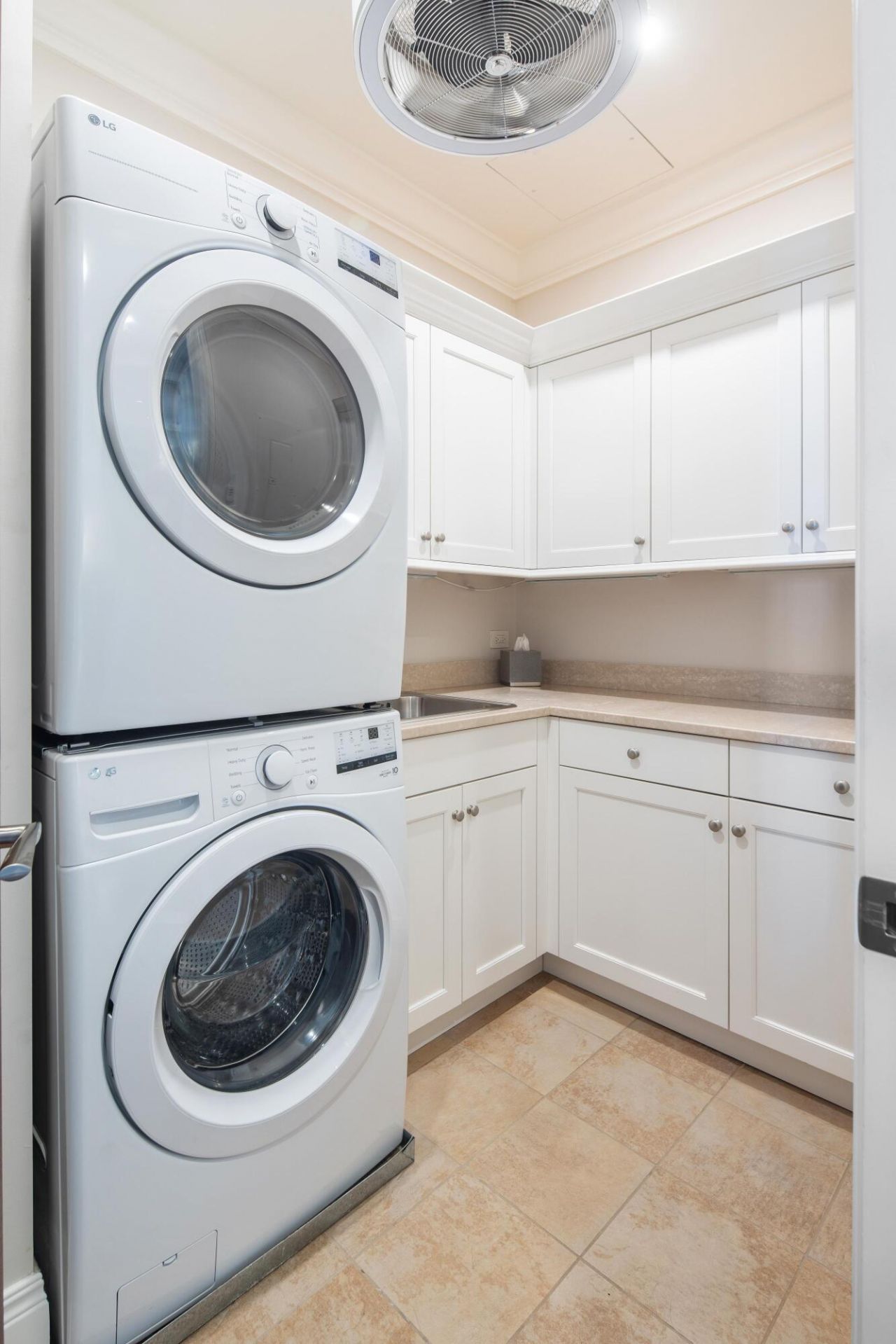 2 Laurens Street Photo 38