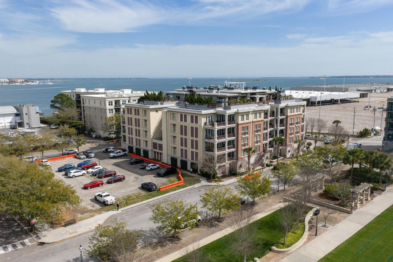 2 Laurens Street Photo 43