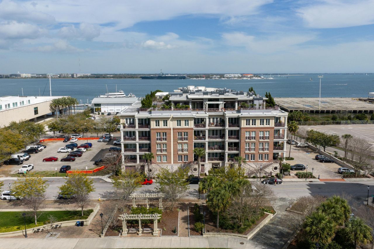 2 Laurens Street Photo 44