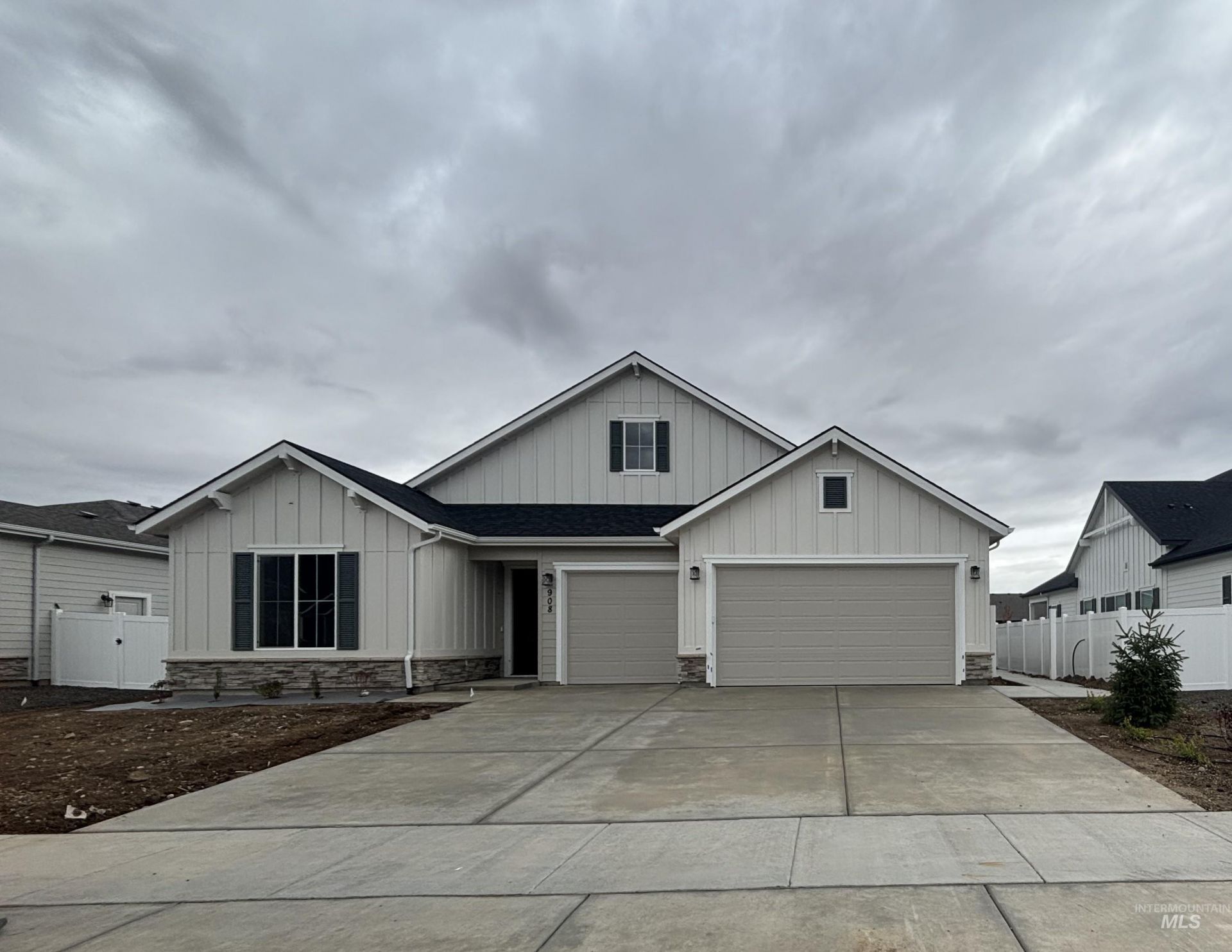 908 N Sevenoaks Ave, Eagle, ID 83616 Main Photo