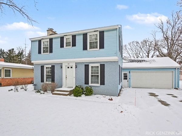 101 E 33rd Street, Holland, MI 49423