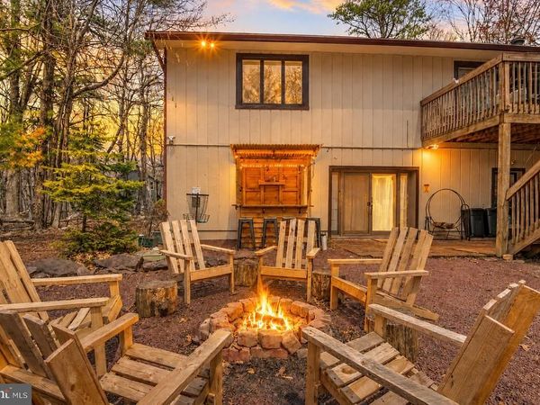 70 PINEKNOLL DRIVE, LAKE HARMONY, PA 18624