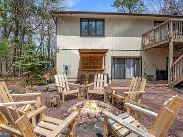 70 PINEKNOLL DRIVE, LAKE HARMONY, PA 18624