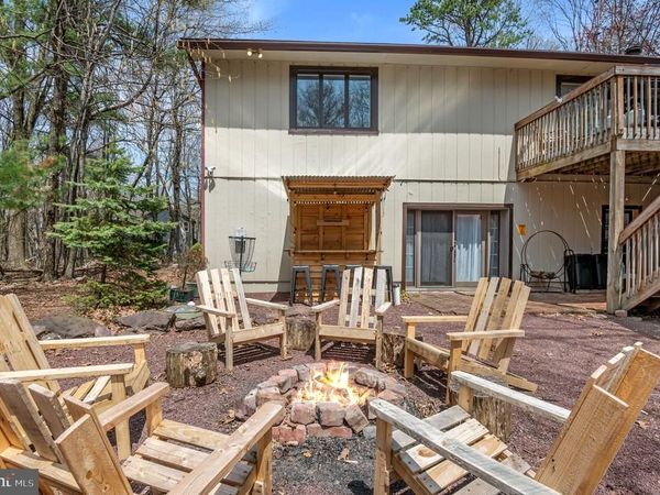 70 PINEKNOLL DRIVE, LAKE HARMONY, PA 18624