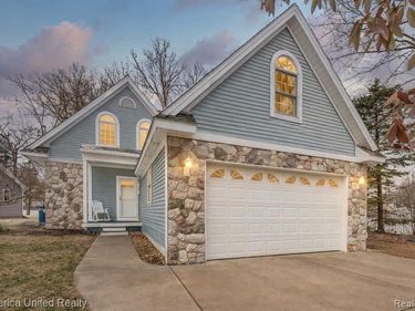 1491 Division Drive, Hartland Twp, MI 48353