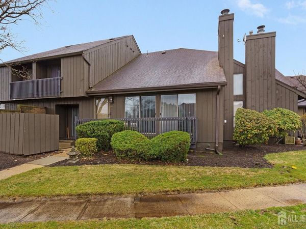 29 Westgate Drive, Edison, NJ 08820