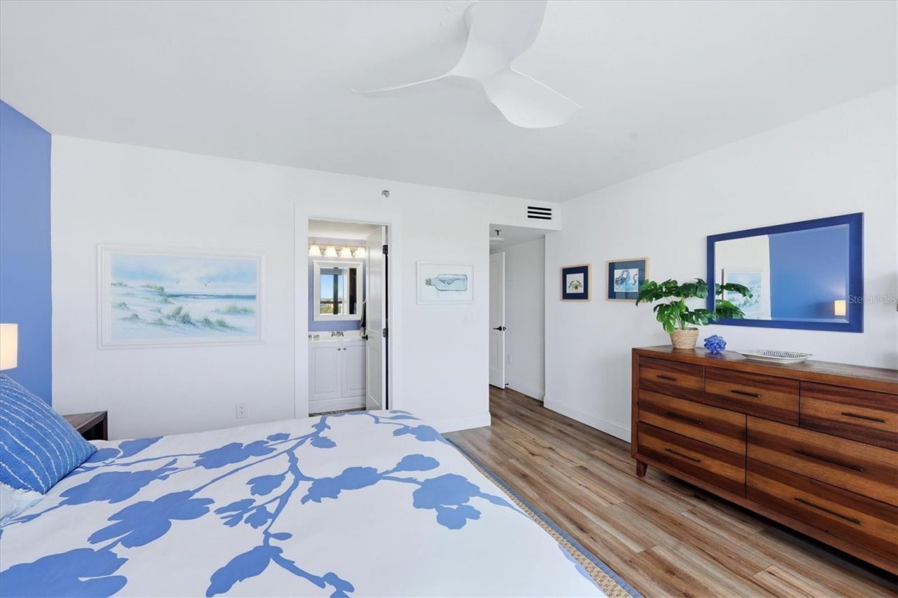 1001 Benjamin Franklin Drive, Unit 604, Sarasota, FL 34236 Photo