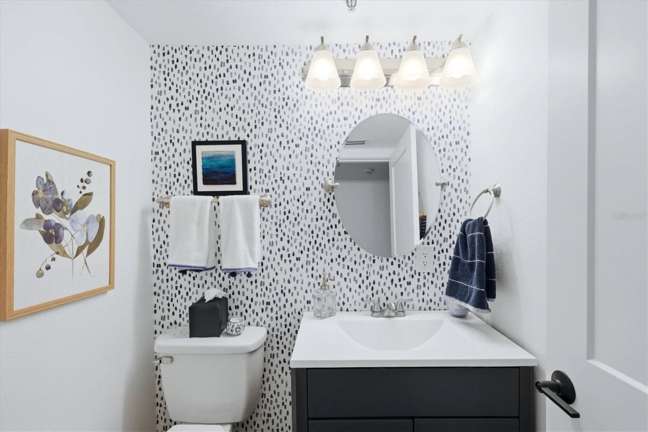 1001 Benjamin Franklin Drive, Unit 604, Sarasota, FL 34236 Photo