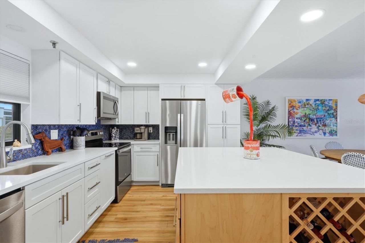 1001 Benjamin Franklin Drive, Unit 604, Sarasota, FL 34236 Photo