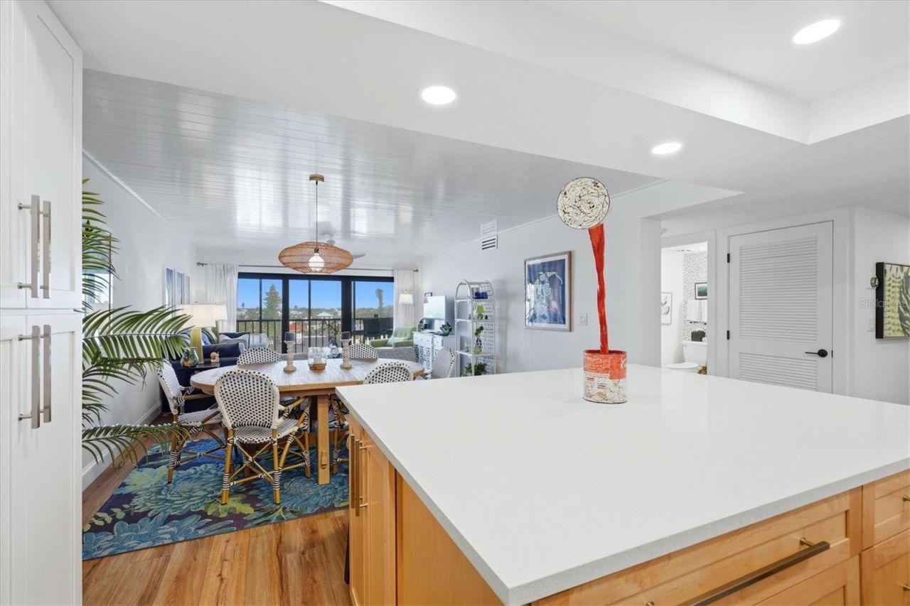 1001 Benjamin Franklin Drive, Unit 604, Sarasota, FL 34236 Photo