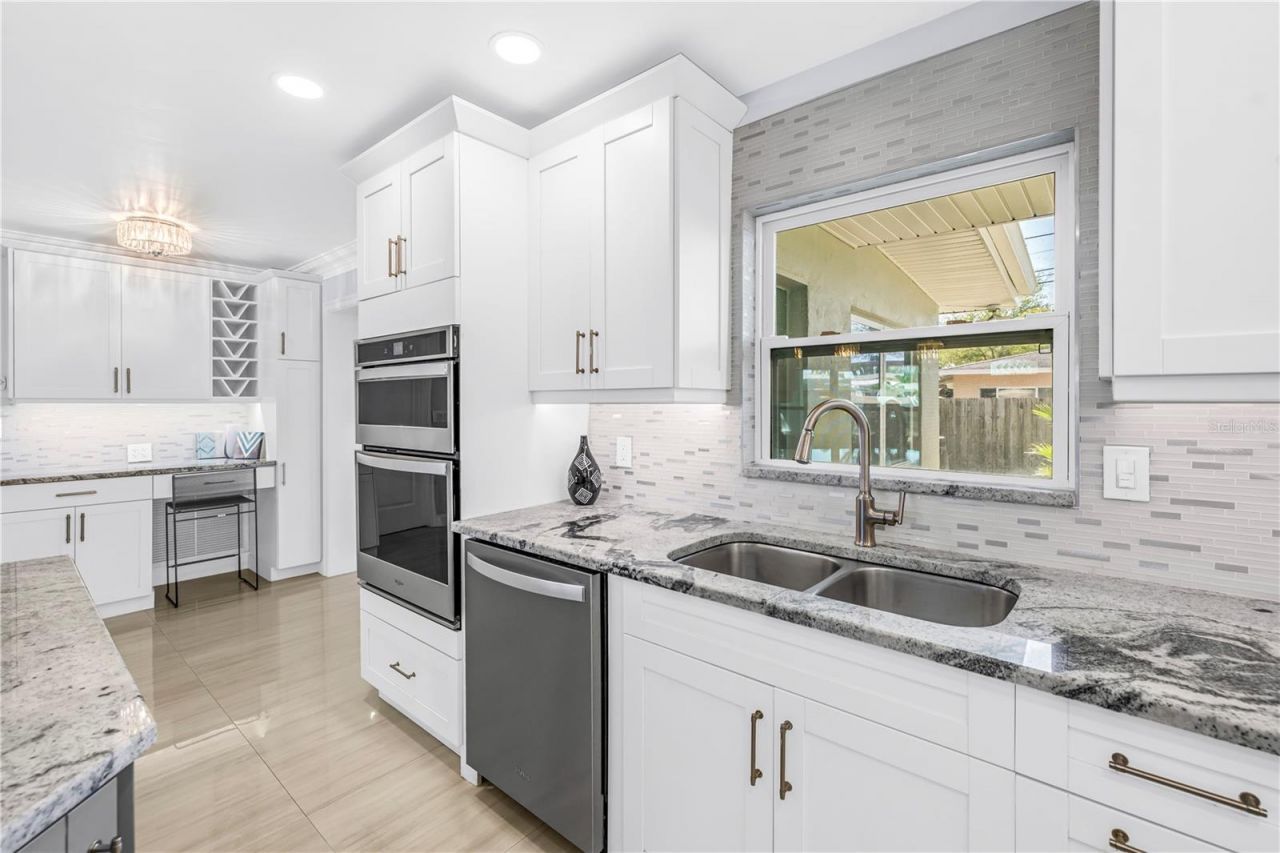 2898 56th Lane N, Saint Petersburg, FL 33710 Photo