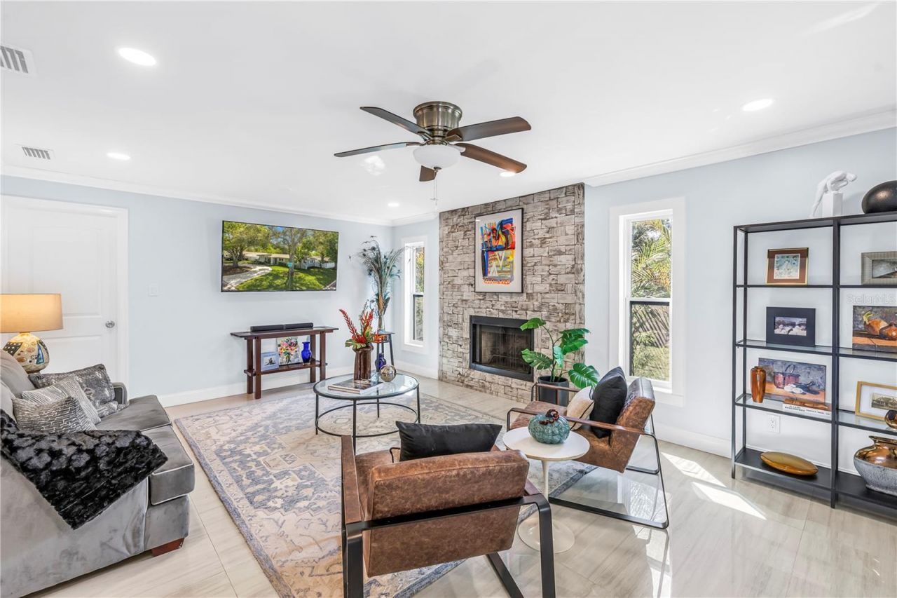 2898 56th Lane N, Saint Petersburg, FL 33710 Photo