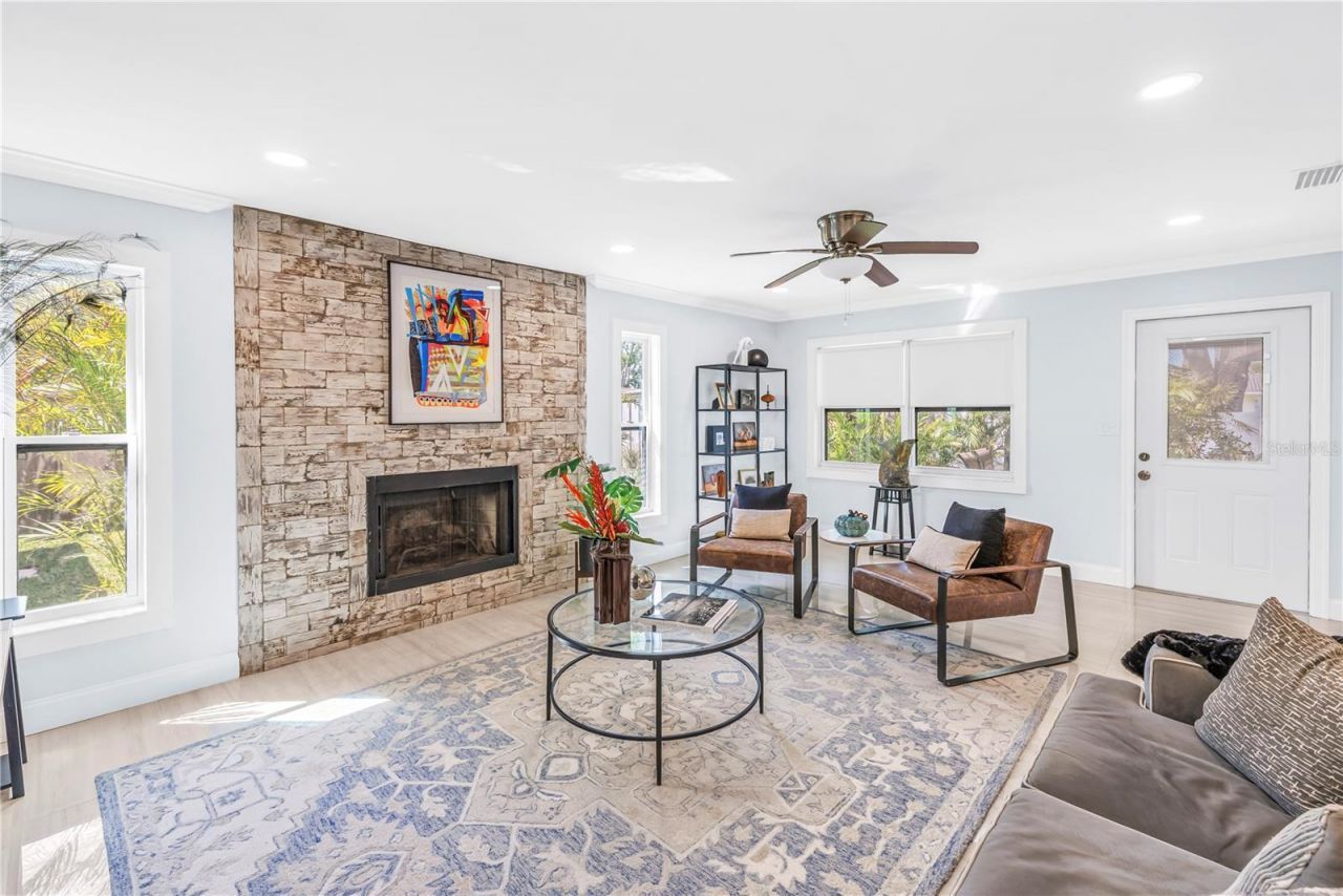 2898 56th Lane N, Saint Petersburg, FL 33710 Photo