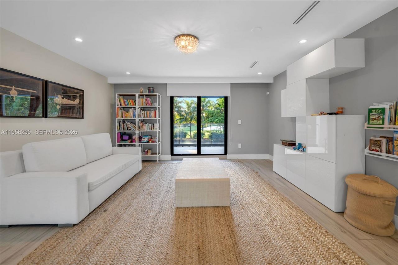 4844 NW 94th Doral Pl , Doral, FL 33178 Photo