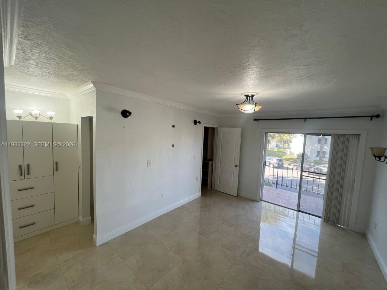 1900 W 54th St , Unit 119, Hialeah, FL 33012 Photo