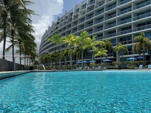 2950 NE 188th St, Unit 543, Aventura, FL 33180