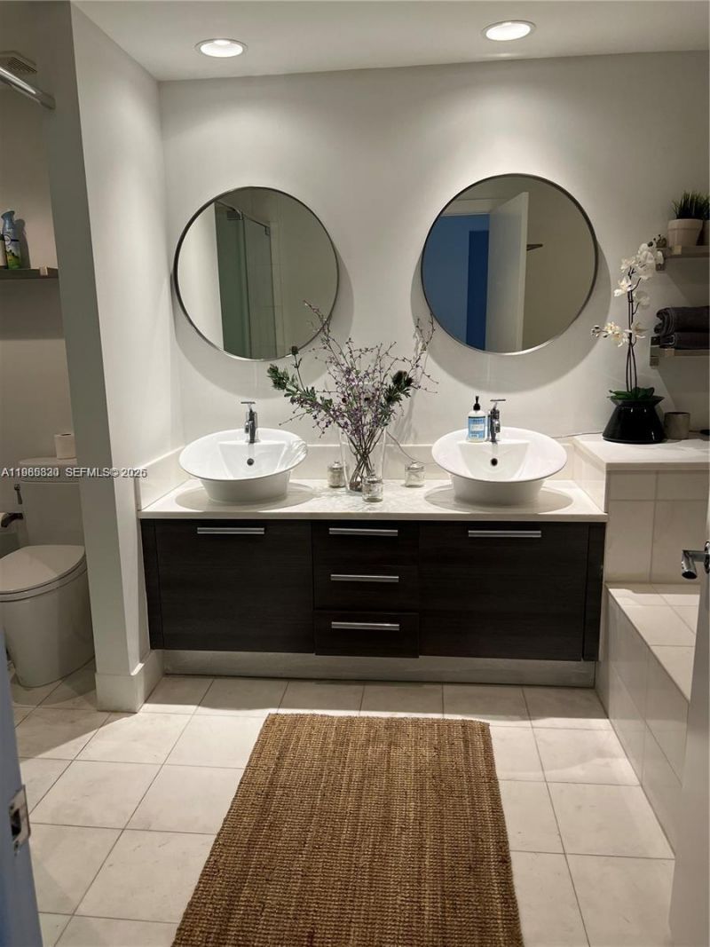 2950 NE 188th St, Unit 543, Aventura, FL 33180 Photo