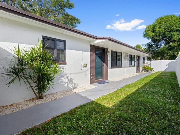 511 NW 93rd St, Unit 511, Miami, FL 33150