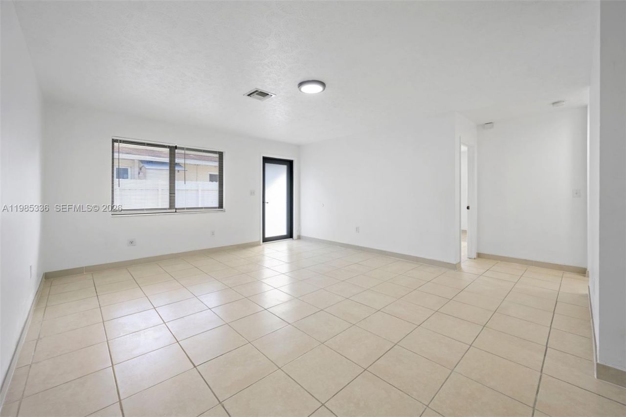 511 NW 93rd St, Unit 511, Miami, FL 33150 Photo