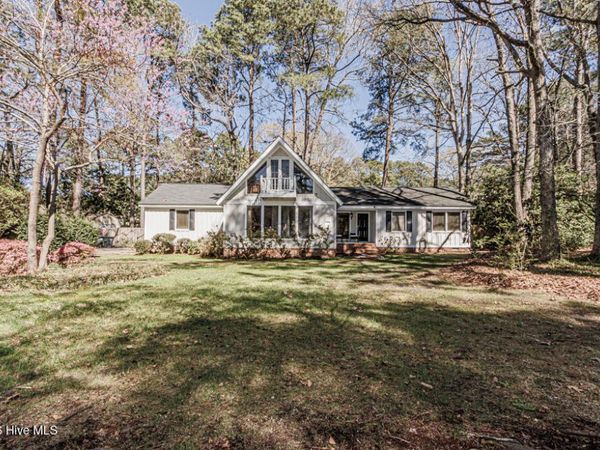 105 Litchfield Court , Rocky Mount, NC 27803