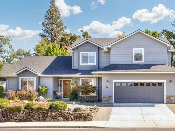 31 Wildwood Drive, Eagle Point, OR 97524