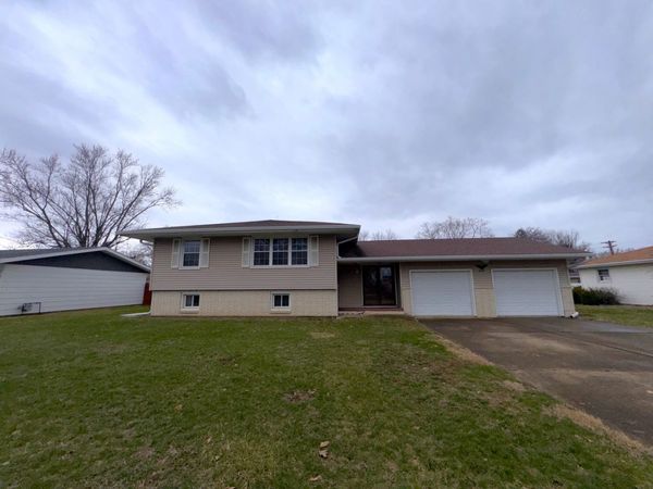 1108 N 1st Avenue , Canton, IL 61520