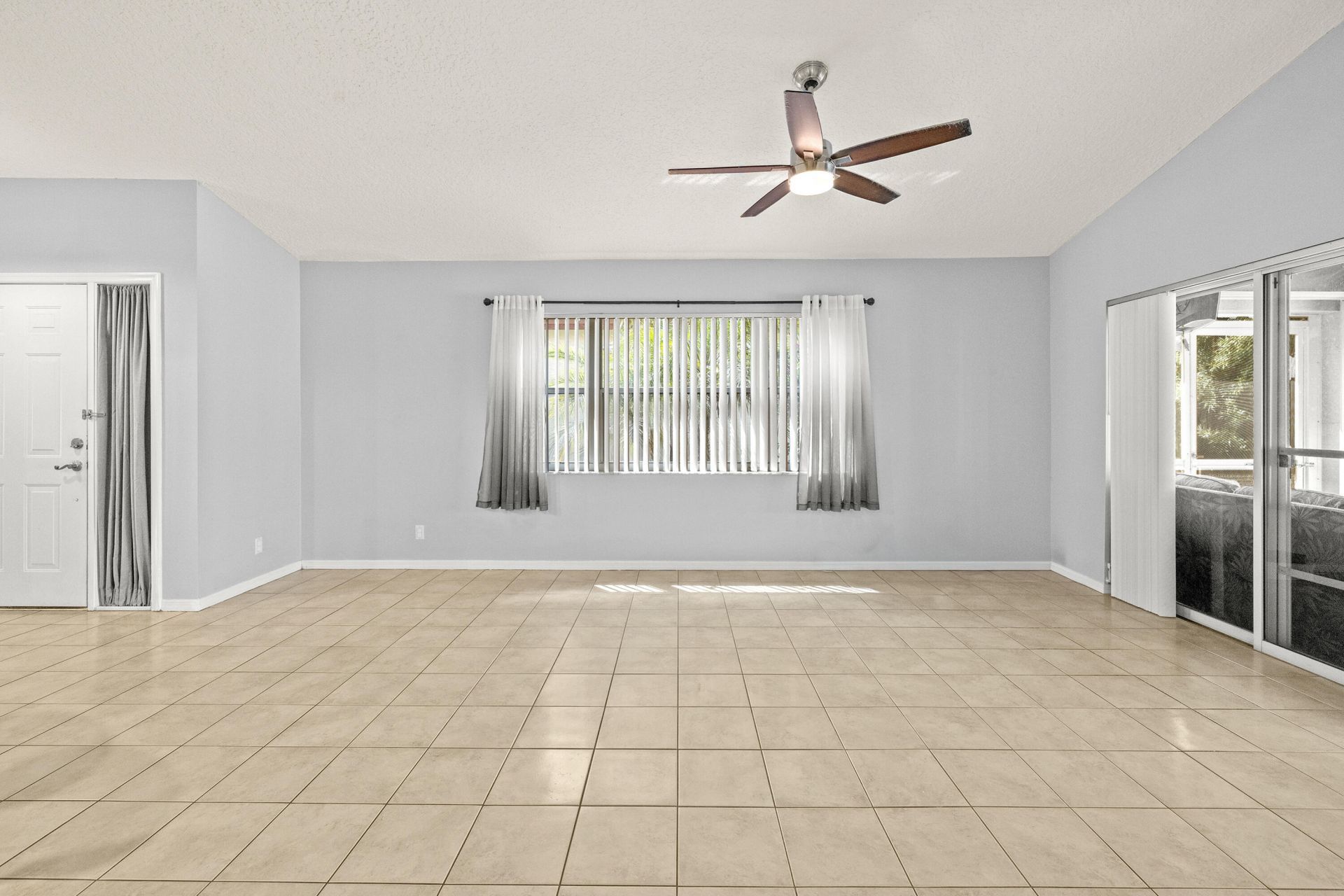 2095 Bonisle Circle, Riviera Beach, FL 33418 Photo