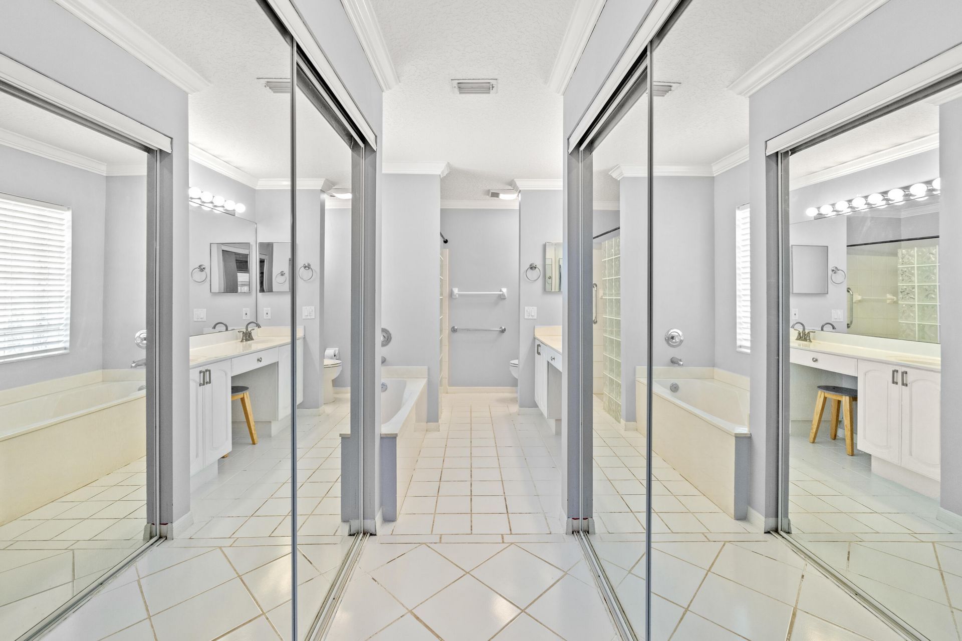 2095 Bonisle Circle, Riviera Beach, FL 33418 Photo