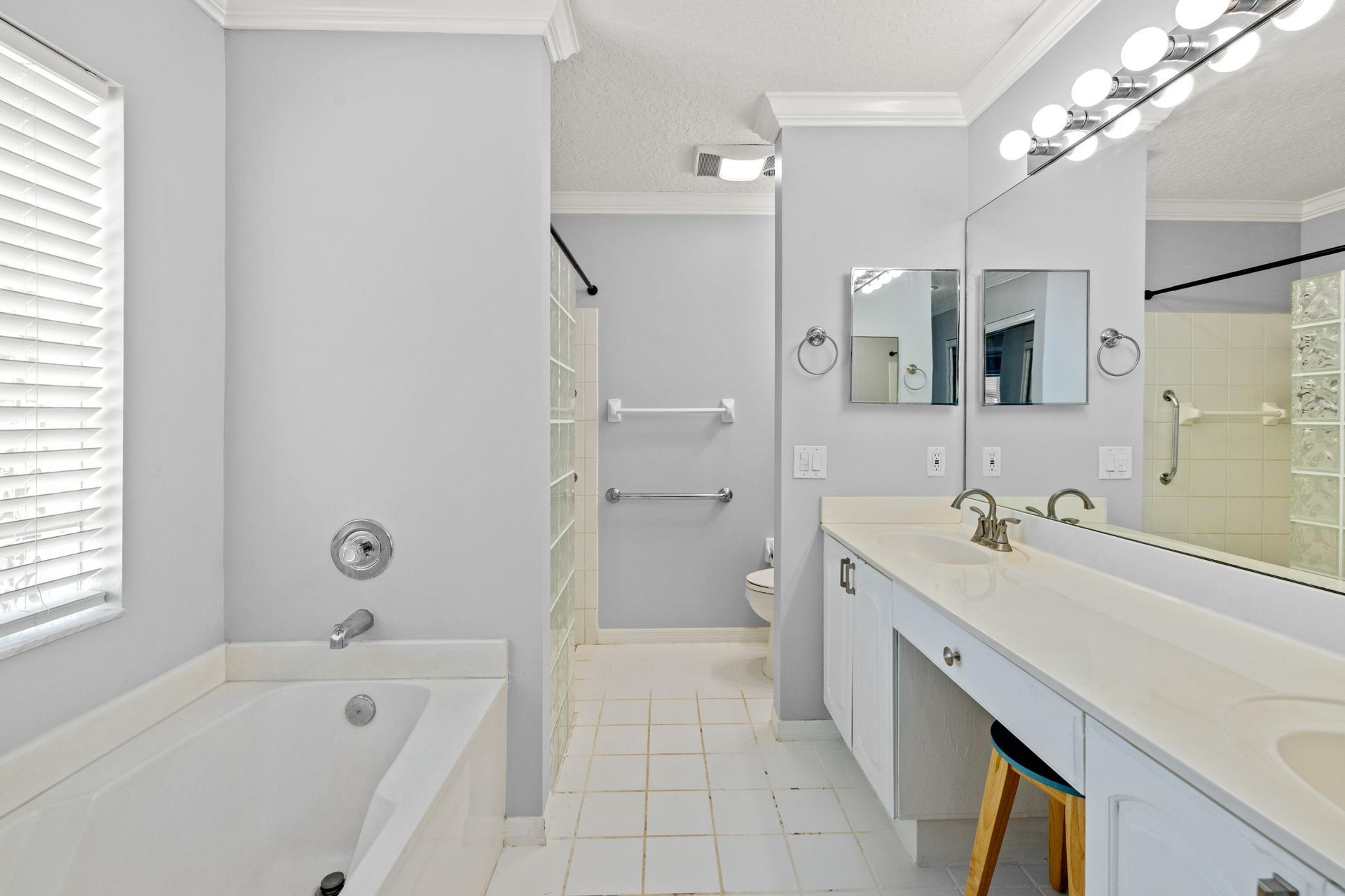 2095 Bonisle Circle, Riviera Beach, FL 33418 Photo