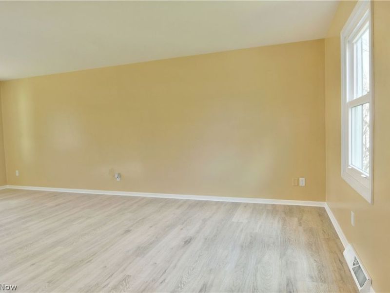 105 Fairview Avenue, Cortland, OH 44410 Photo 12