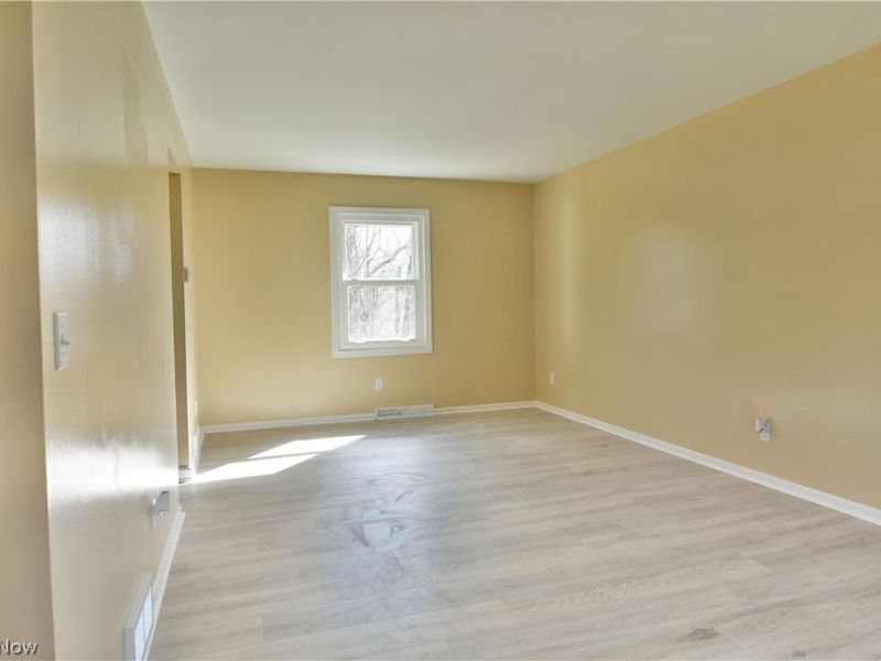 105 Fairview Avenue, Cortland, OH 44410 Photo 13