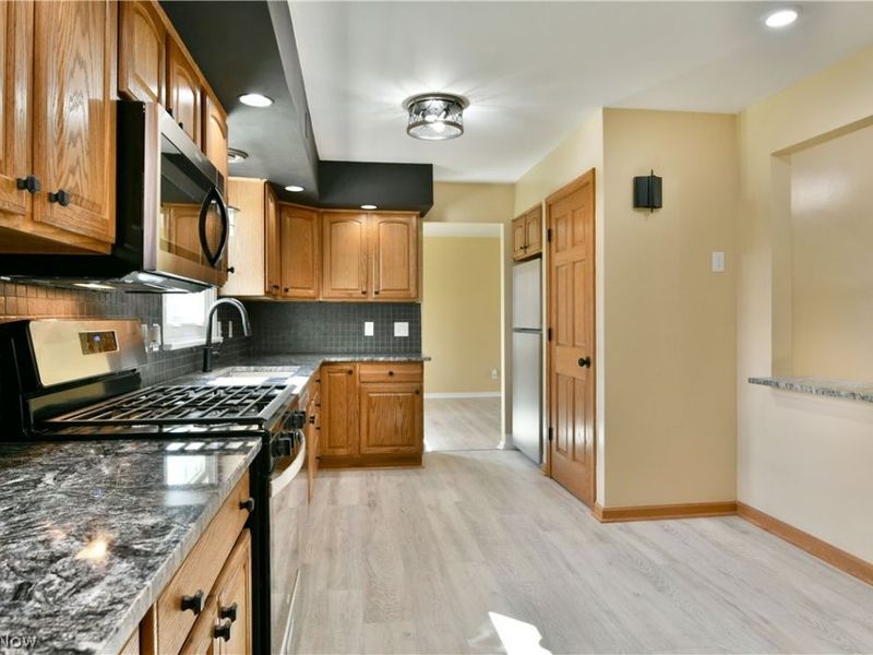 105 Fairview Avenue, Cortland, OH 44410 Photo 16