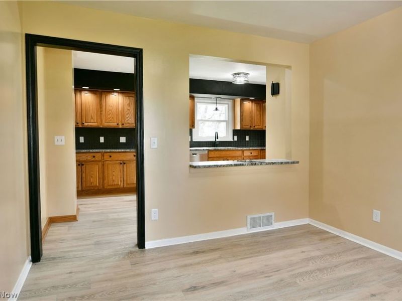 105 Fairview Avenue, Cortland, OH 44410 Photo 22