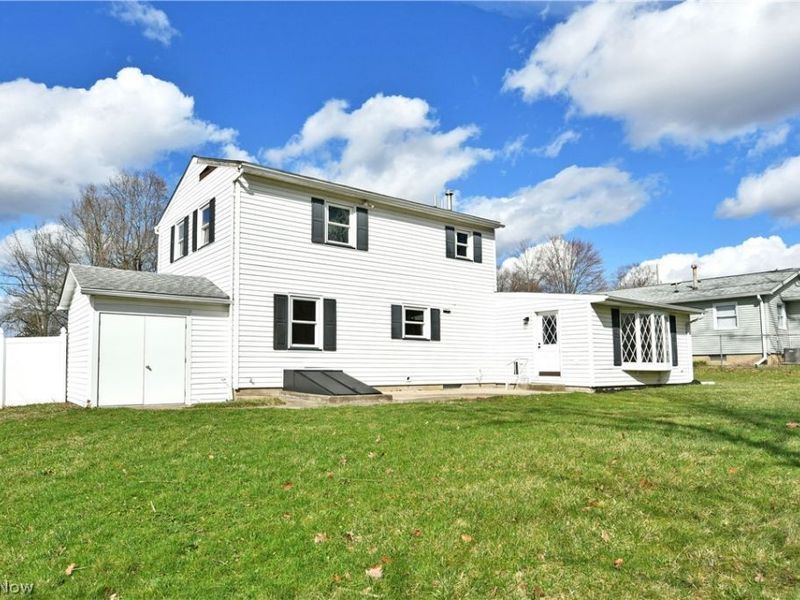 105 Fairview Avenue, Cortland, OH 44410 Photo 3