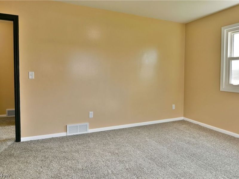 105 Fairview Avenue, Cortland, OH 44410 Photo 31