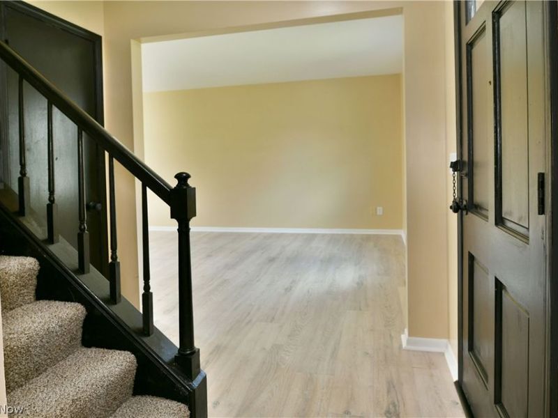 105 Fairview Avenue, Cortland, OH 44410 Photo 8