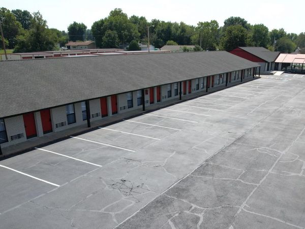 10603 US-59 , Grove, OK 74344