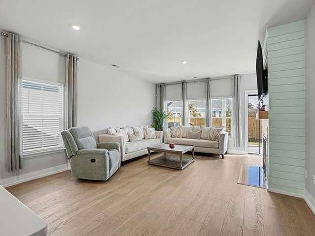 1333 Seachase Way Photo 5