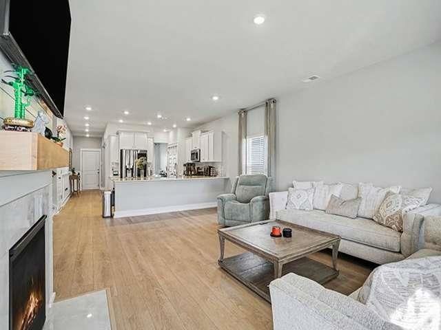 1333 Seachase Way Photo 6