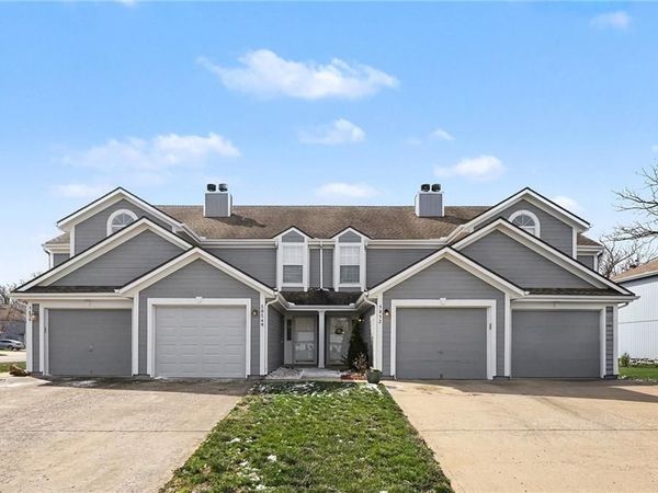 5856 NW Plantation Lane, Lee's Summit, MO 64064