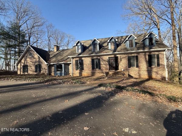 1006B W Outer Drive, Oak Ridge, TN 37830