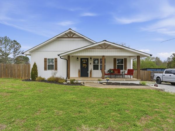 411 2nd Ave S, Loretto, TN 38469