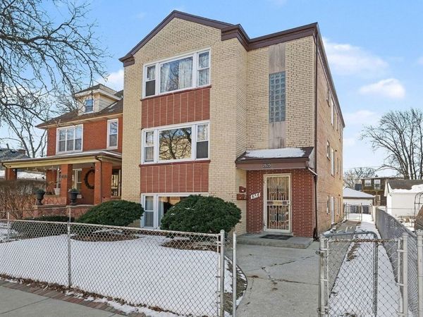 2523 Grunewald Street , Blue Island, IL 60406