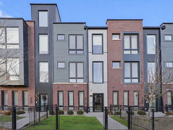 4250 W Belmont Avenue, Unit 3, Chicago, IL 60641