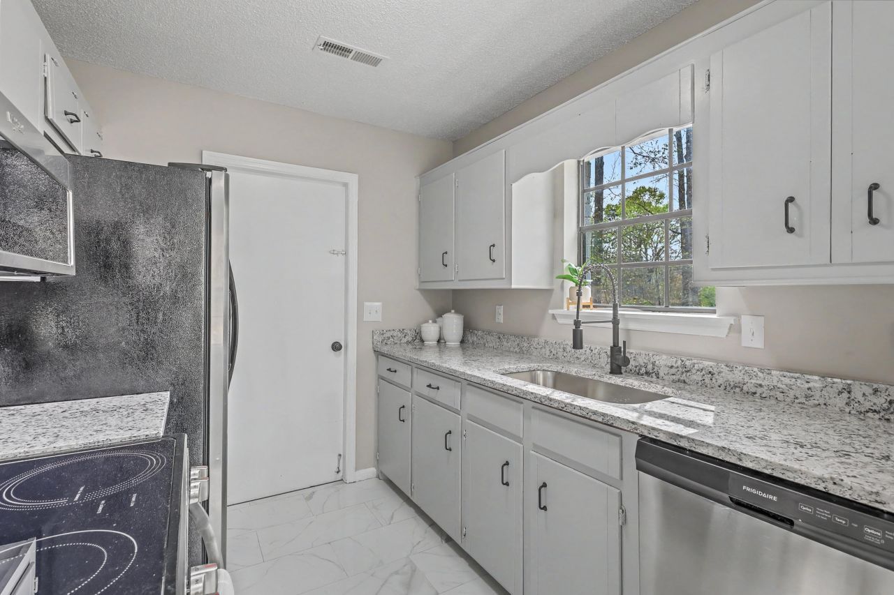 7774 Ginger Lane Photo 27