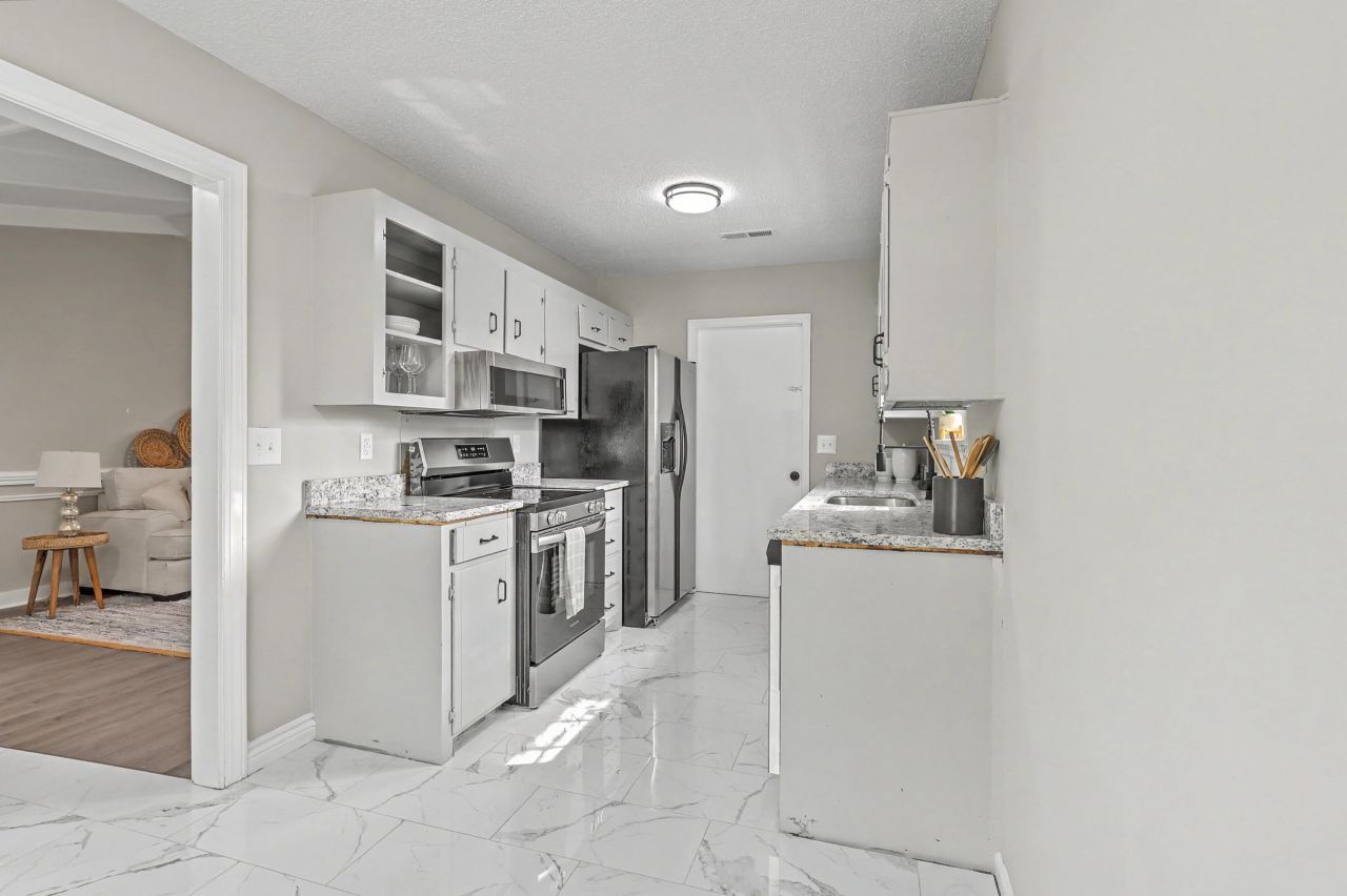 7774 Ginger Lane Photo 4