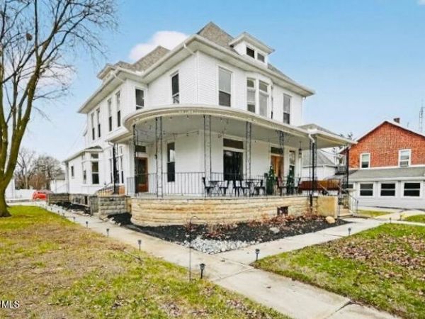 325 N Main Street, Bowling Green, OH 43402